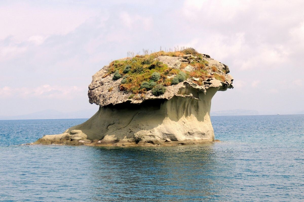 ischia-die-grune-insel-im-golf-von-neapel-voller-natur-entspannung-und-italienischer-lebensfreude-680
