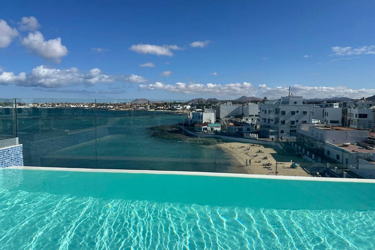 Pool mit Ausblick
