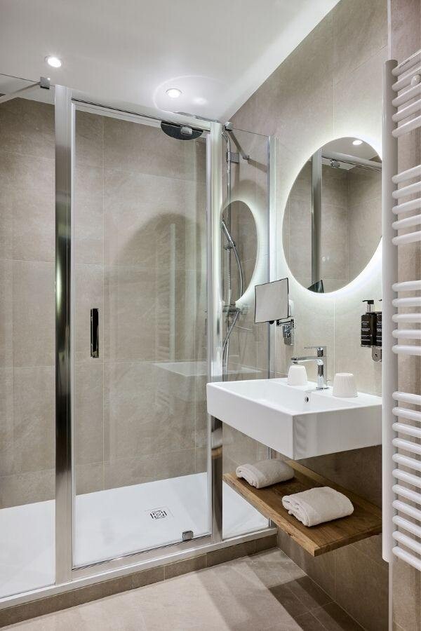 Hotel_Excelsior_Bathroom_web.jpg