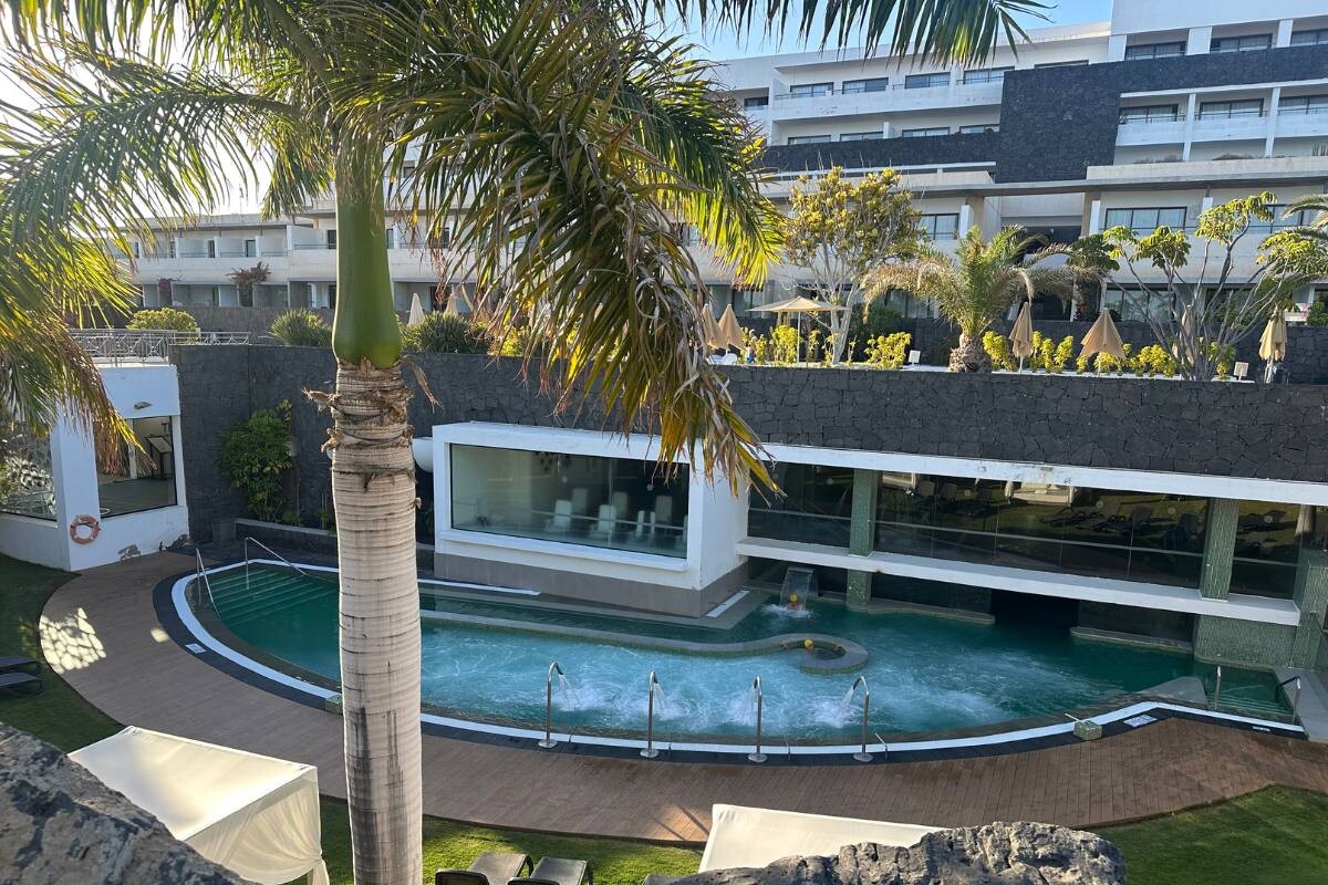 Der Pool von dem Costa Calero Hotel