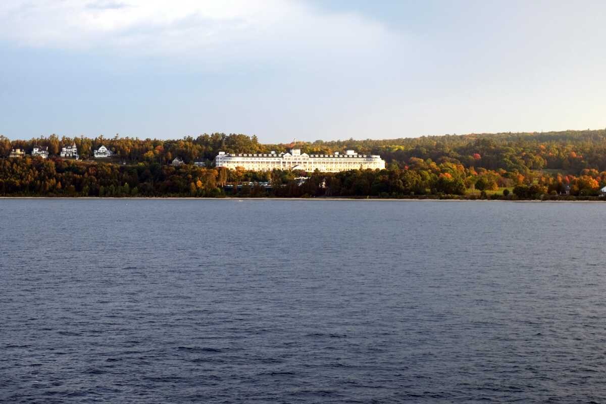 ms-hamburg-indian-summer-auf-den-grossen-seen-107