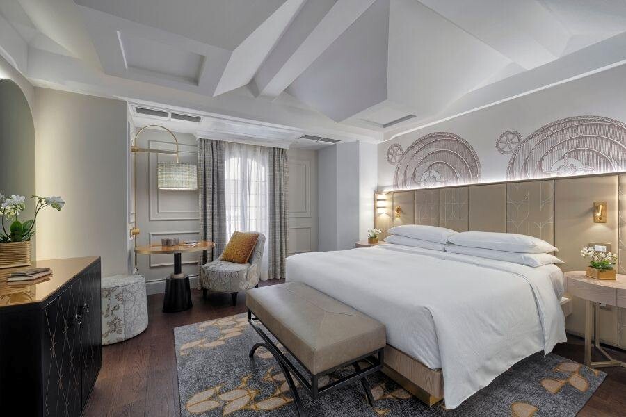 Hilton_Molino_Stucky_Rooms_run_of_the_house_web.jpg