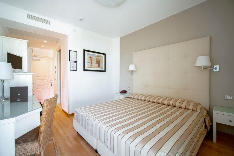 Le_Soleil_Room_web.jpg